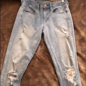 Light washed women’s American Eagle Jeans size 4R